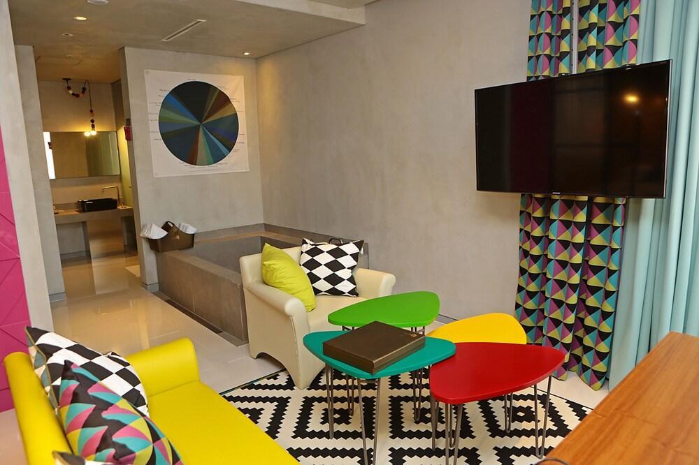 Hotel The Designers Hongdae Сеул Экстерьер фото