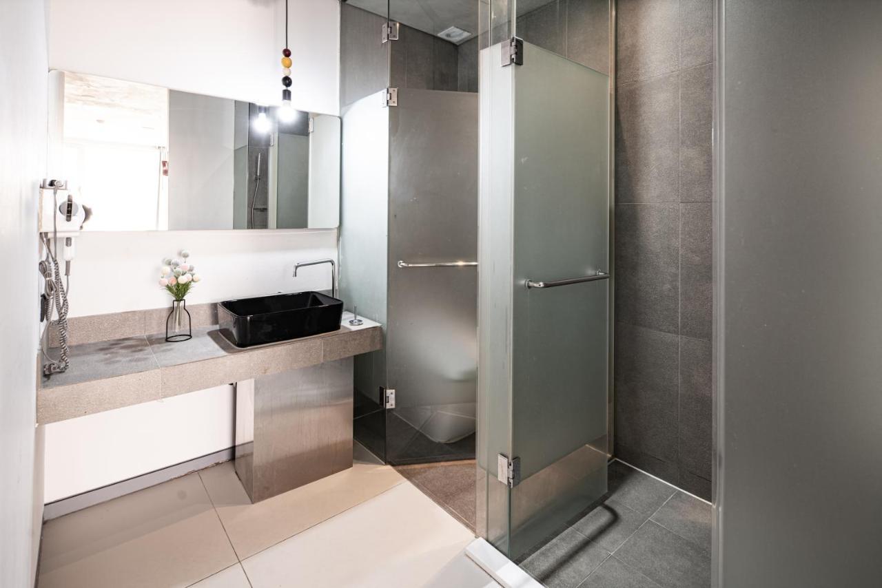 Hotel The Designers Hongdae Сеул Экстерьер фото