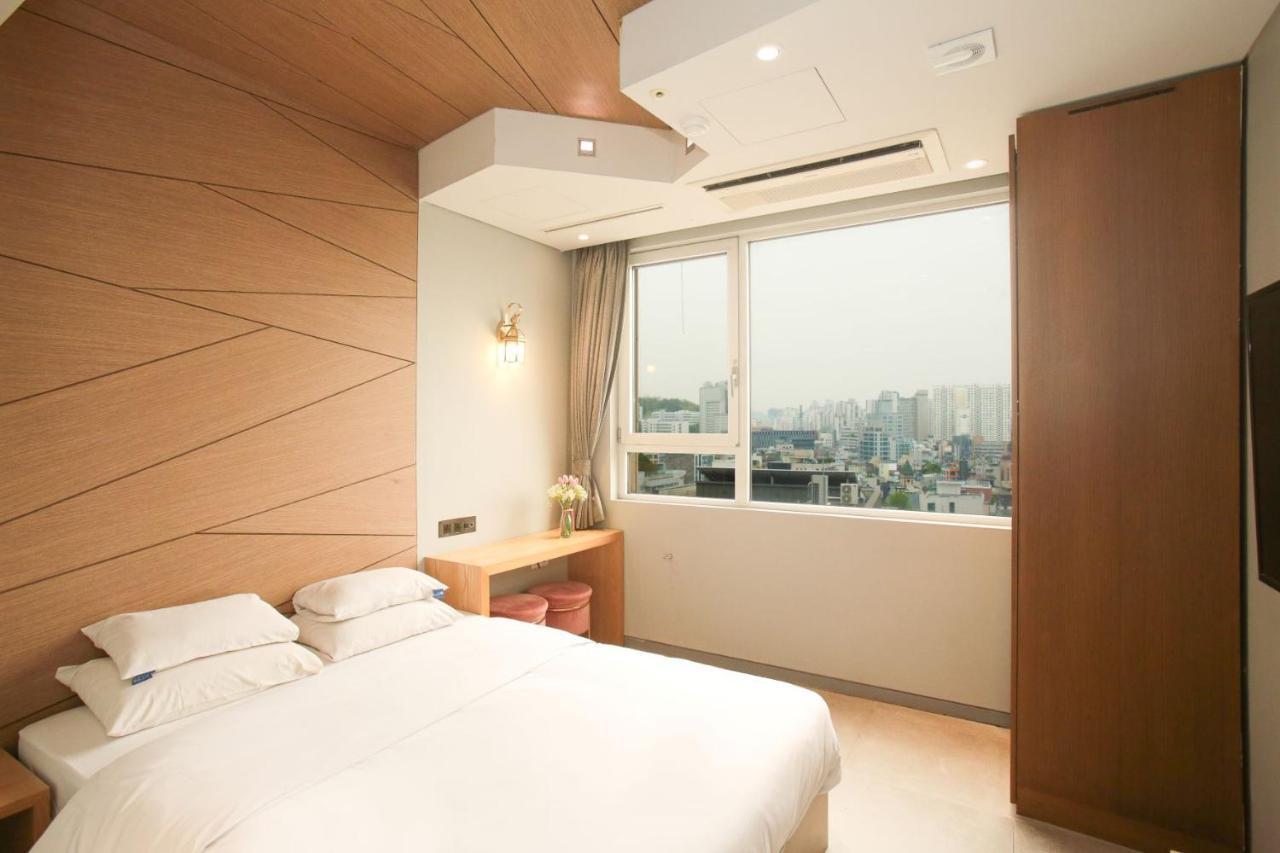 Hotel The Designers Hongdae Сеул Экстерьер фото