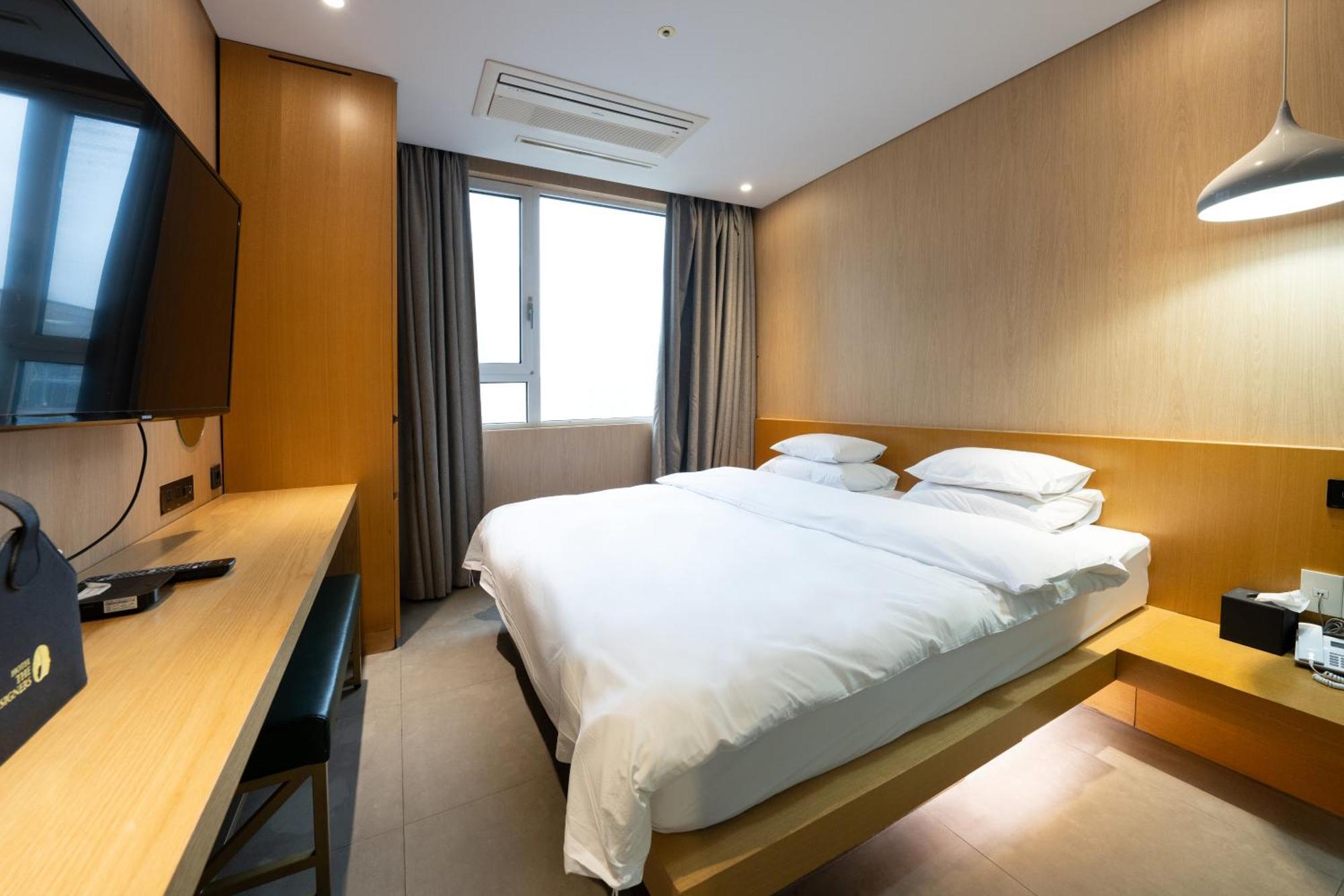 Hotel The Designers Hongdae Сеул Экстерьер фото