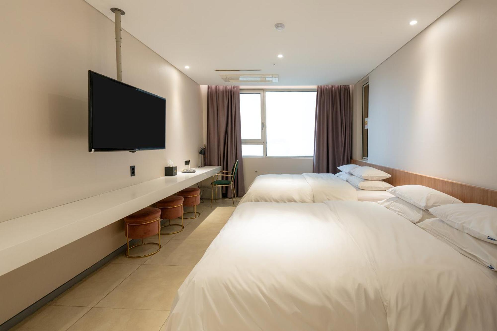 Hotel The Designers Hongdae Сеул Экстерьер фото