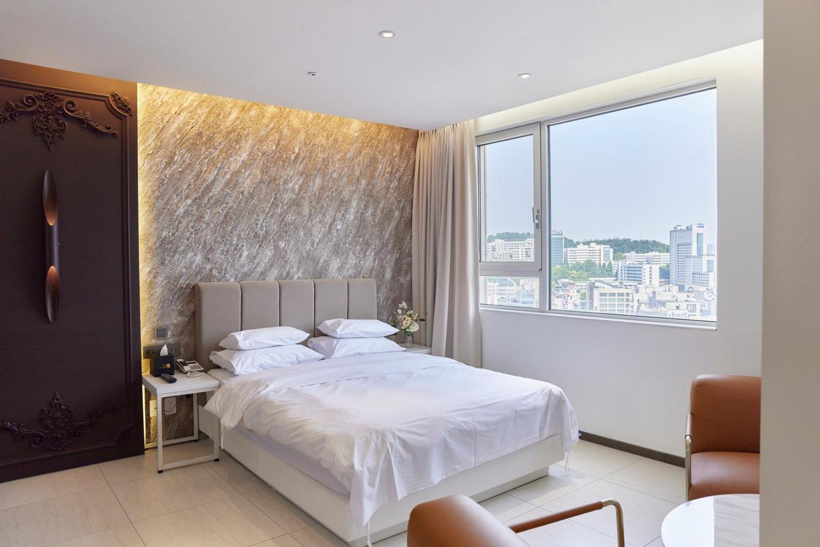 Hotel The Designers Hongdae Сеул Экстерьер фото