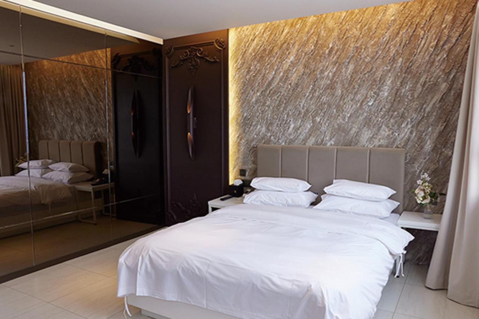 Hotel The Designers Hongdae Сеул Экстерьер фото
