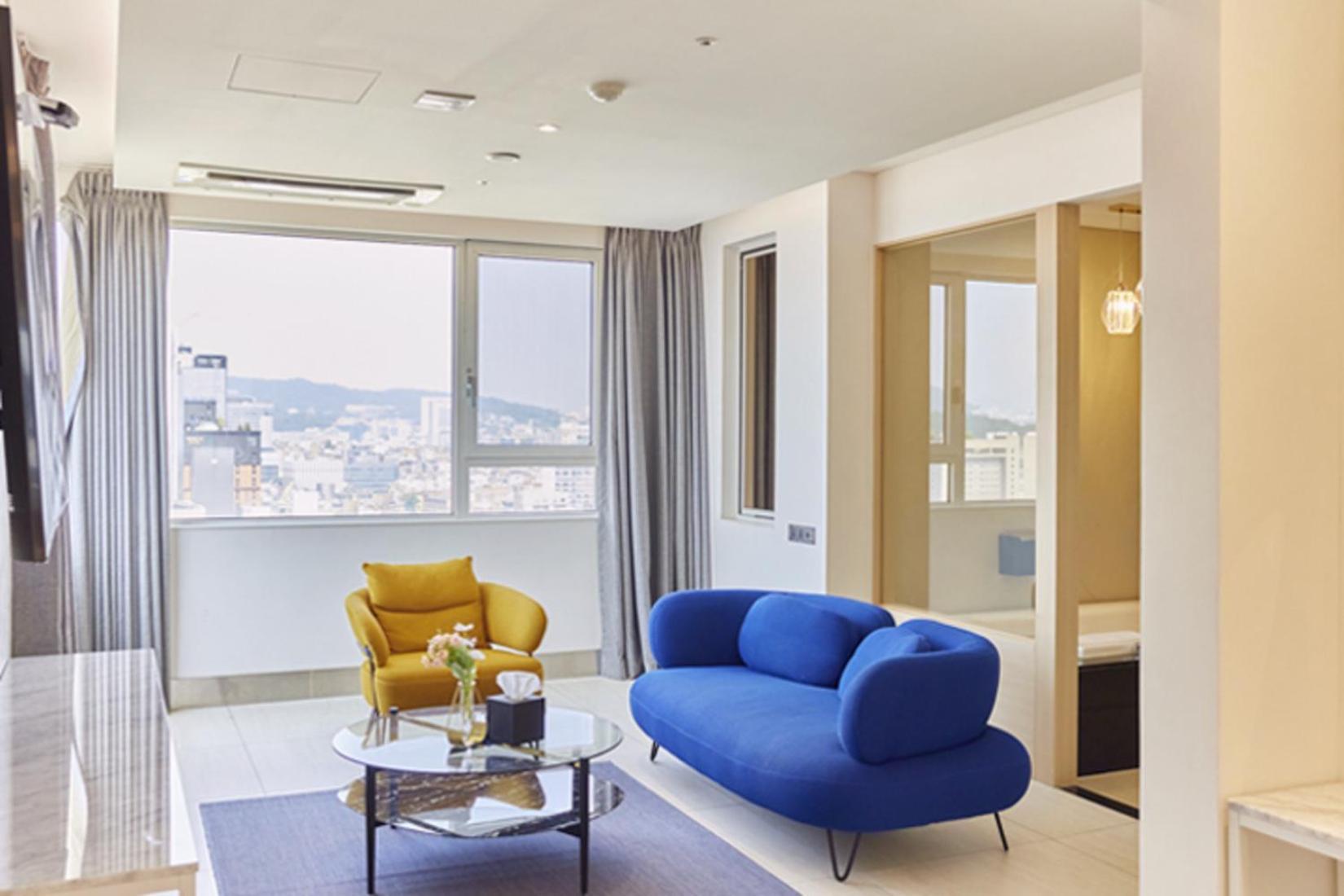 Hotel The Designers Hongdae Сеул Экстерьер фото