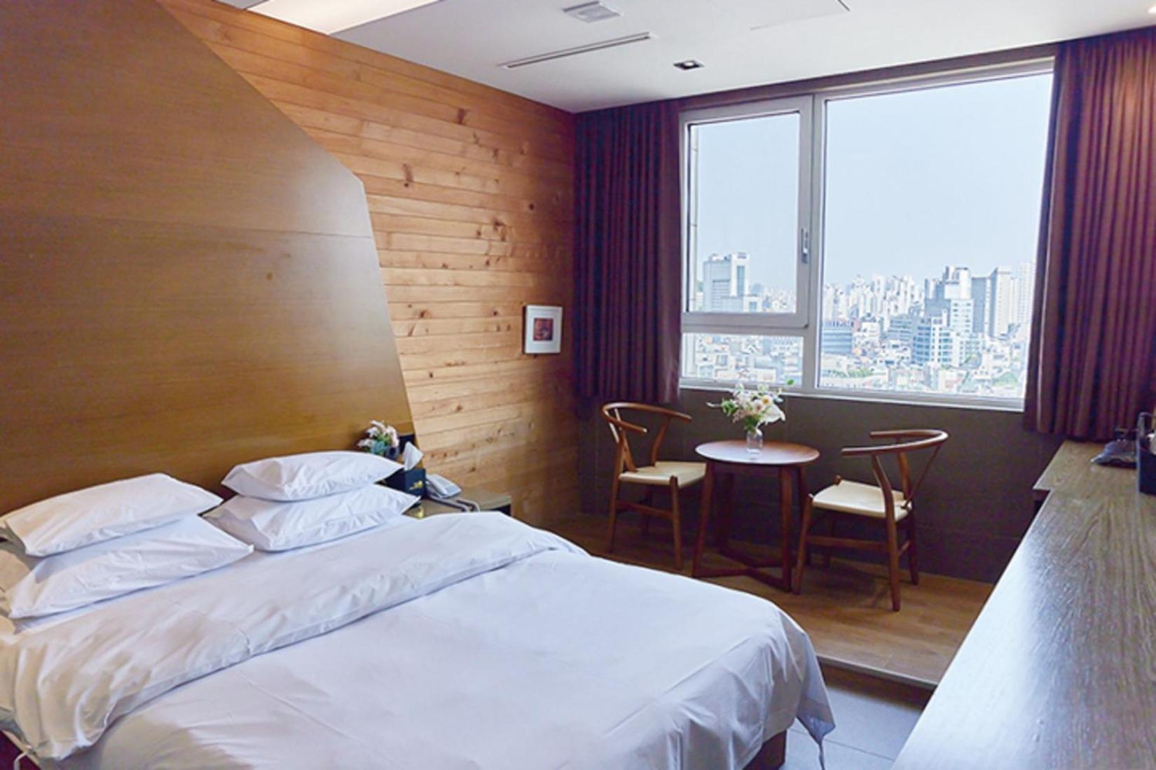 Hotel The Designers Hongdae Сеул Экстерьер фото